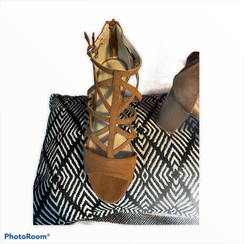Brash Heels. Made for comfort & Style 7.5